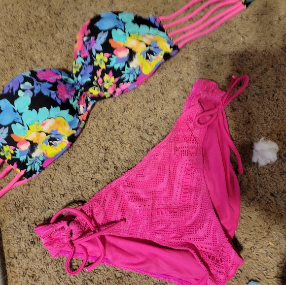 Bathing suit - Picture 2 of 5